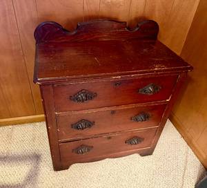 lot 217 image: Antique Pine Three Drawer Dresser