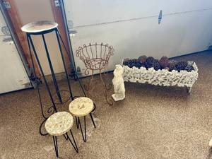 lot 185 image: Assorted Garden Decor - Birdbath, Planter, Garden Statue & more
