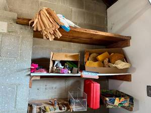 lot 183 image: Large Lot of Garage Tools
