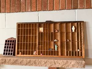 lot 211 image: Vintage Wood Printers Tray & Home Decor Items