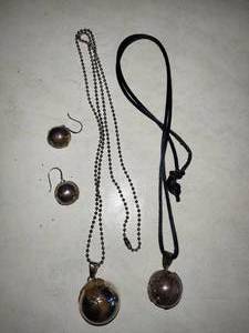 lot 270 image: Sterling Globe Pendant  Earrings