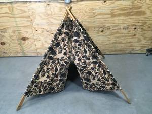 lot 112 image: Camo Childrens Play Tent