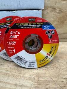lot 127 image: MIBRO Lot of 33 4.5in x 78in x .045 T1 Metal Cut-off Wheel