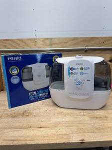 lot 134 image: HOMEDICS Total Comfort Ultrasonic Humidifier w UV-C Technology