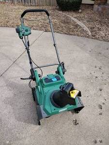 lot 12 image: Snow Blower Master Force