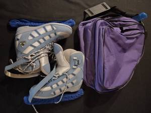 lot 142 image: soften Ice skates with bag and skate guards