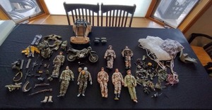 lot 48 image: Vintage G.I. Joe action figures and accessories