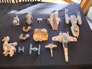 lot 60 image: Star Wars vintage 90s toys