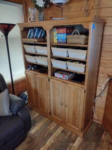 lot 40 image: Wood shelf unit