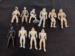 lot 63 image: Vintage 90s Star Wars figures storm troopers