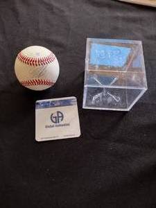 lot 86 image: Joe Mauer signed baseball global authentics certified