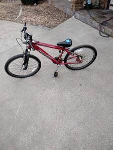 lot 109 image: Red Schwinn ranger 21 speed bike