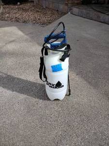 lot 152 image: Ray pedula lawn sprayer