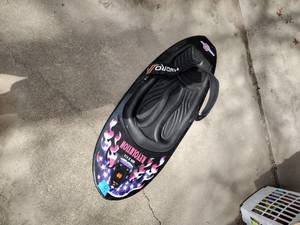 lot 18 image: Revolution HydroHook knee board