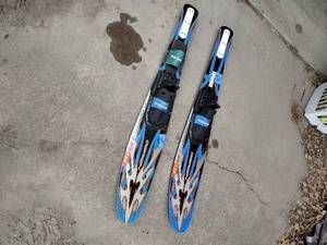 lot 46 image: Obrien JR vortex dual tunnel design skis