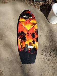 lot 14 image: Ronix Rove wake surfboard