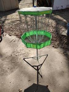 lot 182 image: DGA Collapsible frisbee golf goal