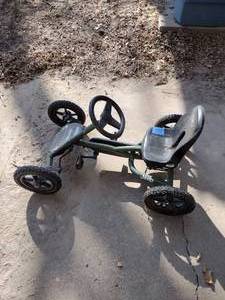 lot 201 image: Jeep 4 wheel pedal bike