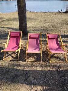 lot 203 image: 3 Red cloth foldable Lawn chairs