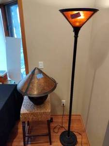 lot 210 image: 2 matching brown lamps
