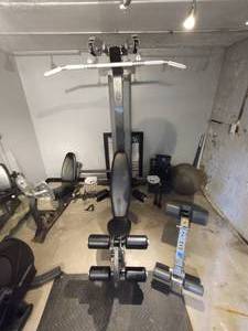 lot 6 image: Hoist cable exercise equipment