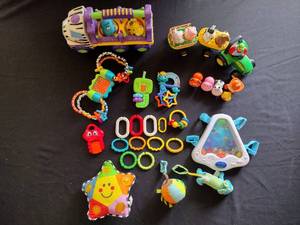 lot 198 image: Infant & toddler toys