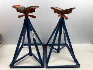 lot 15 image: Brownell KS28V 3 Stackable Keel Stand  V-Top (set of 2)