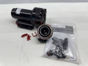 lot 46 image: Johnson Pumps 10-13252-103-BW 4.0 GPM Baitwell Pump, 12V - broken tabs