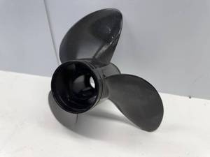 lot 89 image: Hustler (12.125 x 15) Turning Point RH Propeller, 21311510