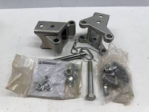 lot 139 image: Fulton Fold-Away Bolt-On Hinge Kit 2 x 3 Trailer Beam