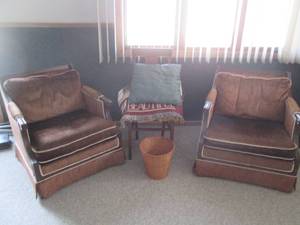lot 8 image: 2 matching chairs and a vintage woo...
