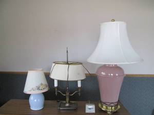 lot 13 image: Trio of table lamps...