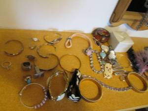 lot 201 image: Beautiful blend of womens necklace...