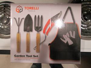 lot 211 image: Torelli tools Garden Tool set...