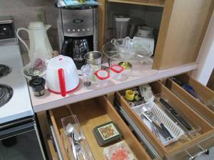 lot 212 image: Gevalia coffee maker, Osterizer Ble...