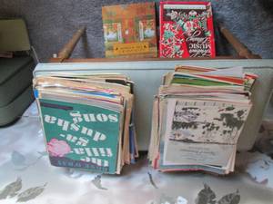 lot 229 image: Large collection of vintage music b...