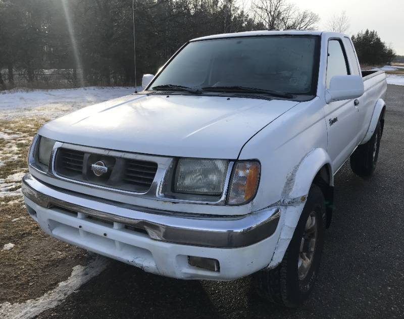 lot 3 image: 1999 Nissan Frontier SE 4x4