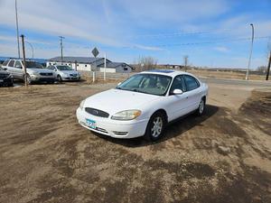 lot 9 image: 2006 Ford Taurus