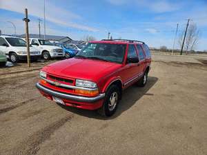 lot 20 image: 2001 Chevrolet Blazer