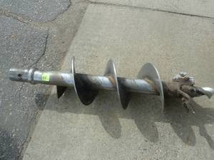 lot 21 image: Skid Pro Auger 12 x 36