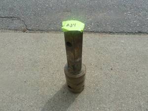 lot 24 image: Auger Adapter 12 x 2 Hex to 1 12 Round