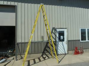 lot 47 image: Werner Fiberglass Step Ladder 12