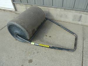lot 87 image: Lawn Roller Packer 24