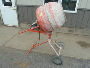 lot 92 image: Power Cement Mixer