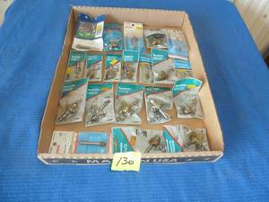 lot 136 image: Mikita & Bosch Router Bits
