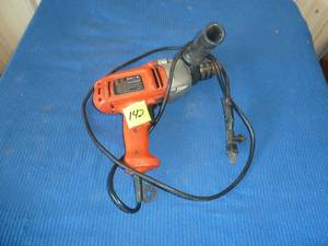lot 142 image: Black & Decker 38 Drill
