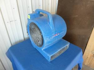 lot 154 image: Crusader Floor Dry Blower