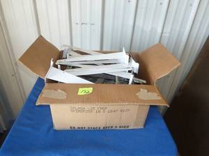 lot 172 image: Shelf Brackets 12