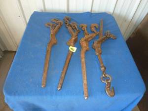 lot 196 image: Chain Binders x 4