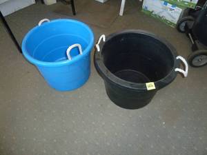 lot 212 image: Ice Bucket Totes